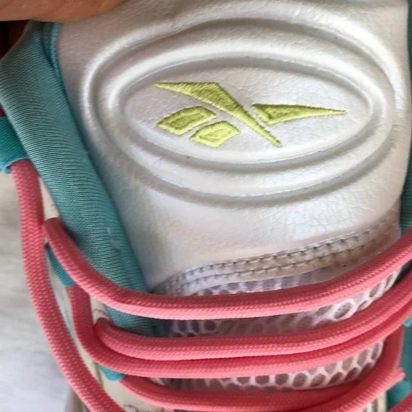 Girls green and pink lace Reebok Basketball shoe. - Picture 3 of 12